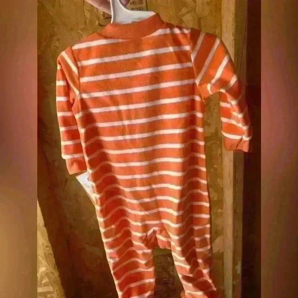 Carter’s baby fleece footie pj’s pumpkin stripe size 6 months NWT